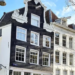 Gasthuis Little Tulip Amsterdam